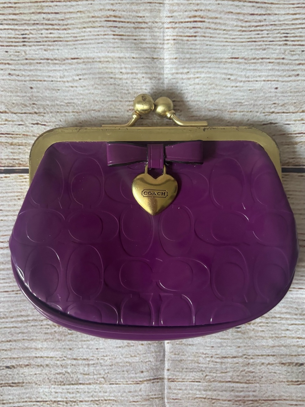 Vintage, Y2K Coach Madison Kisslock Purple Liquid Gloss Embossed Patent Leather